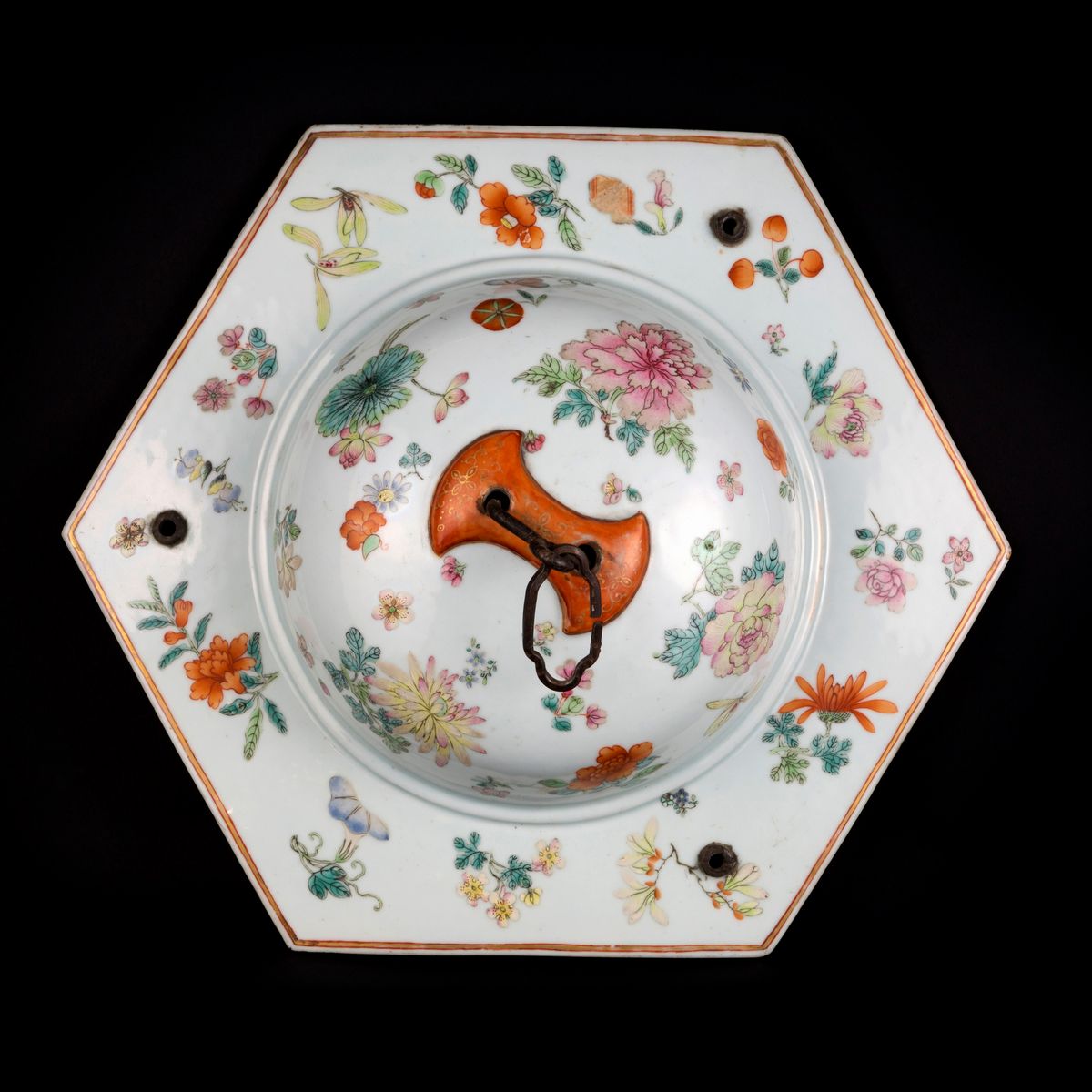 RARA LAMPADA DA PALAZZO IN PORCELLANA YANGCAI PROBABILMENTE IMPERIALE