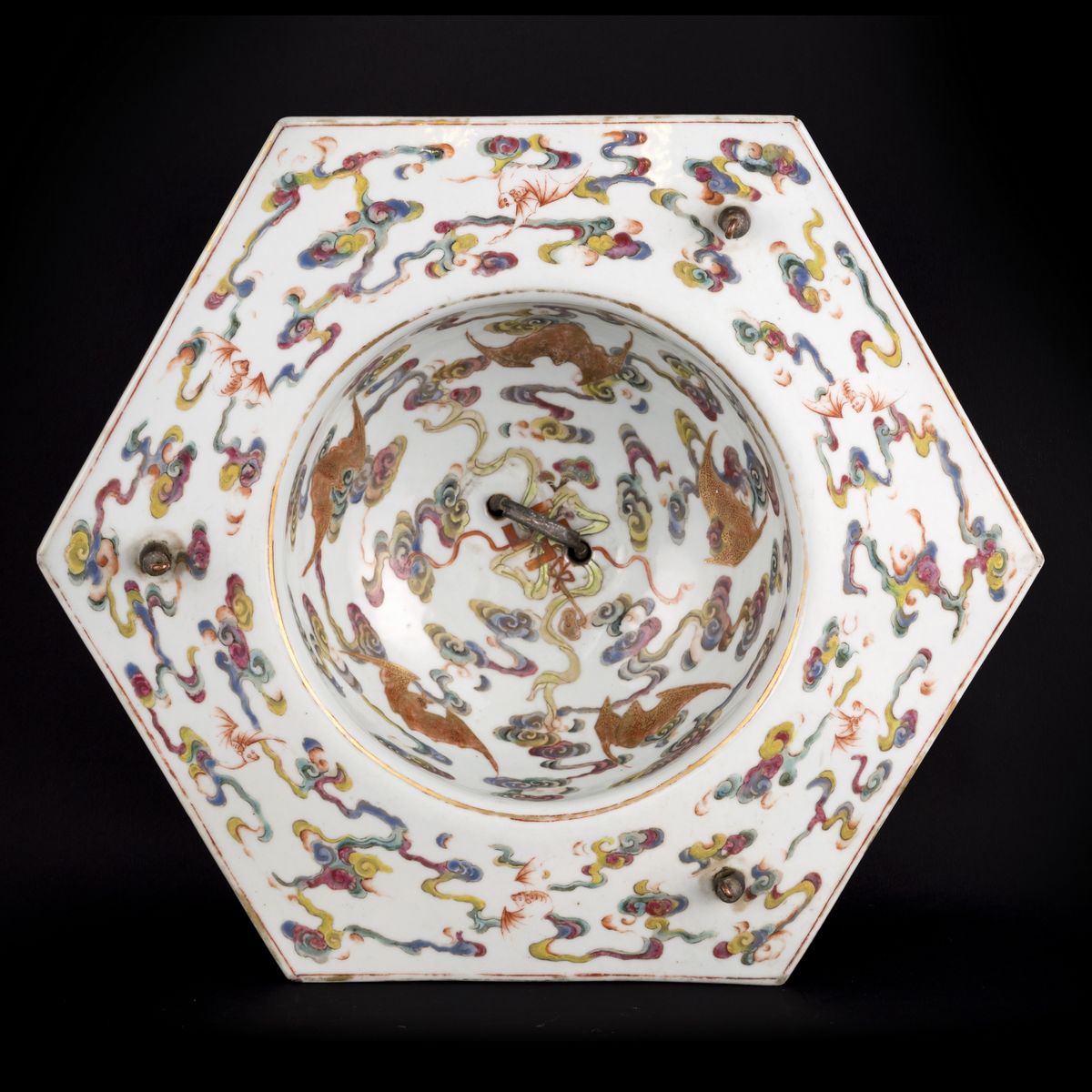 RARA LAMPADA DA PALAZZO IN PORCELLANA YANGCAI PROBABILMENTE IMPERIALE