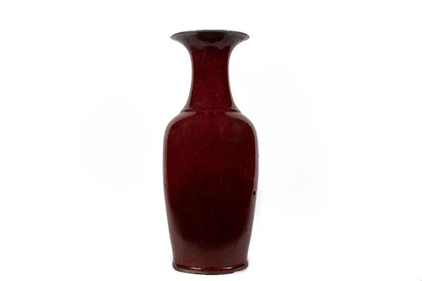 GRANDE VASO IN PORCELLANA MONOCROMA  (Cina, dinastia Qing, XIX secolo)  - Asta Fine Asian Art - Marcopolo srl - Marcopolo Asian Art Auction Milano