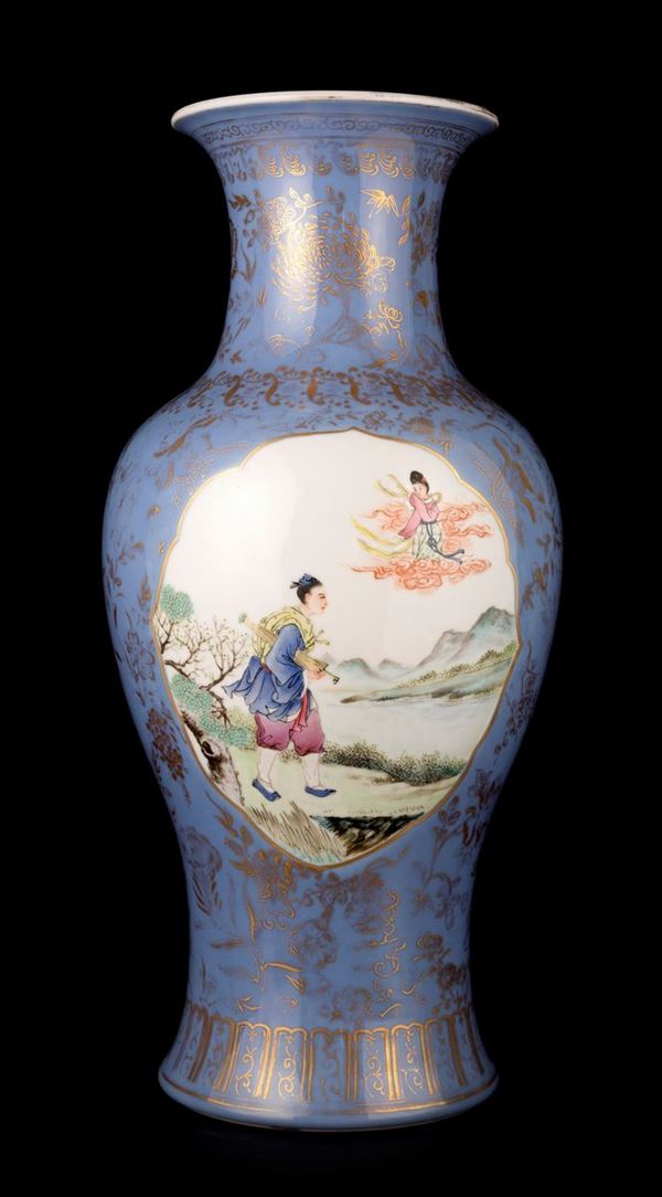 VASO IN PORCELLANA FAMIGLIA ROSA
