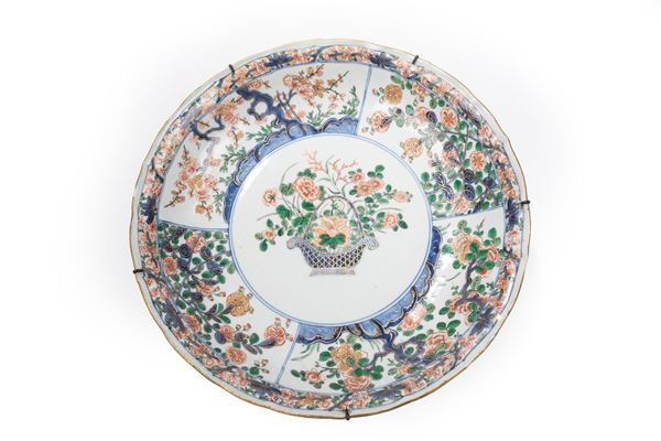 A LARGE WUCAI PORCELAIN PLATE