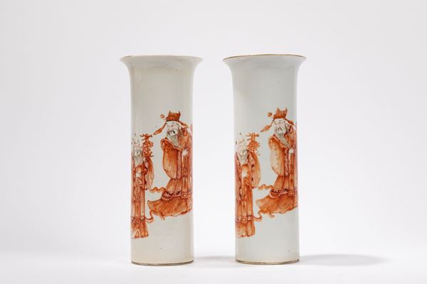 A PAIR OF PORCELAIN VASES