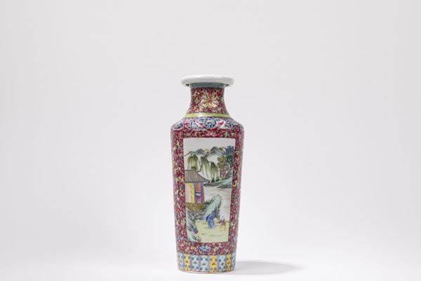 VASO IN PORCELLANA FAMIGLIA ROSA 