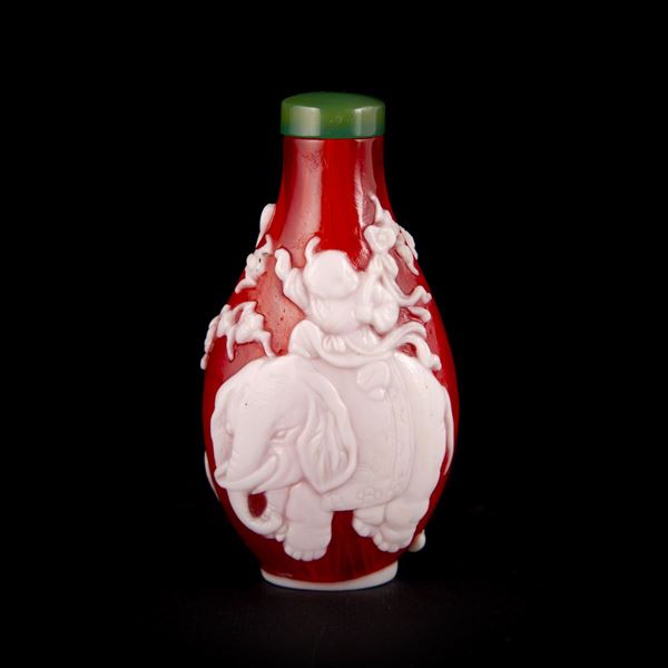  SNUFF BOTTLE IN VETRO CAMMEO  (Cina, dinastia Qing, XIX secolo)  - Asta Fine Asian Art - Marcopolo srl - Marcopolo Asian Art Auction Milano