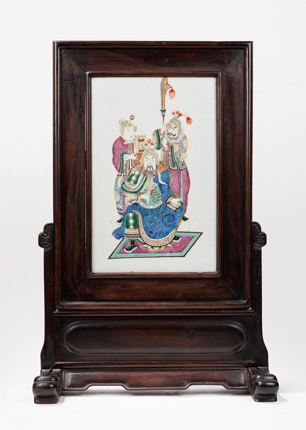 A PORCELAIN SCREEN TABLE