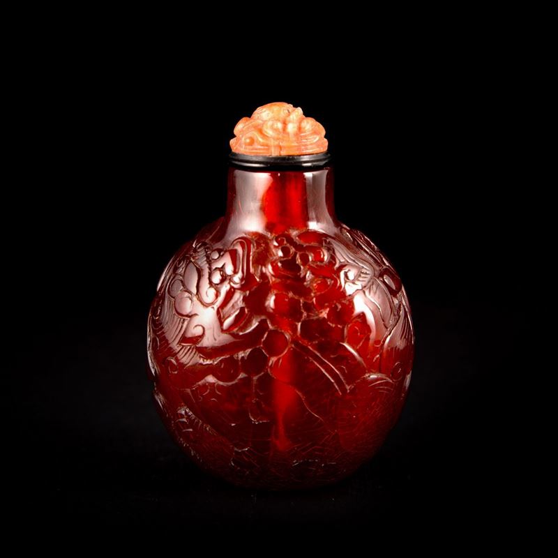 SNUFF BOTTLE IN AMBRA