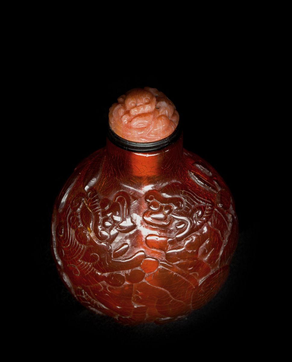 SNUFF BOTTLE IN AMBRA