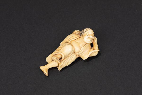 ☼AN IVORY NETSUKE