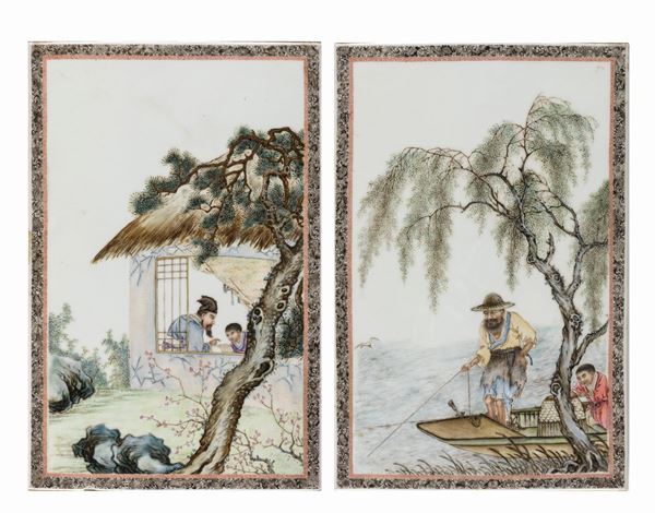 A PAIR OF FAMILLE ROSE PLAQUES