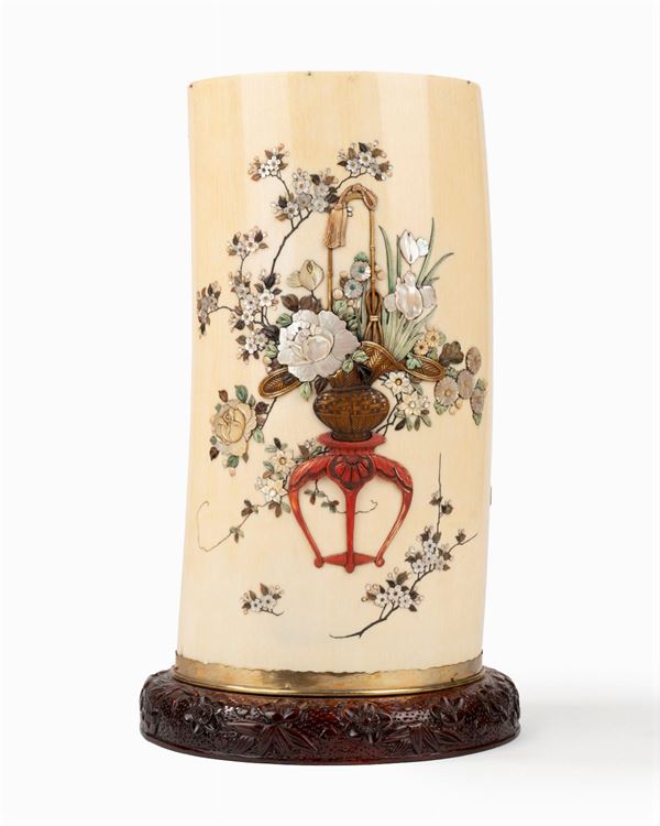 ☼AN IVORY SHIBAYAMA VASE