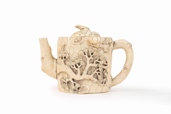 ☼AN IVORY TEACUP