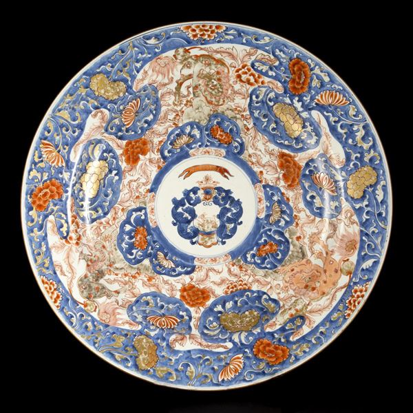  ENORME PIATTO IN PORCELLANA ARMORIALE IMARI 