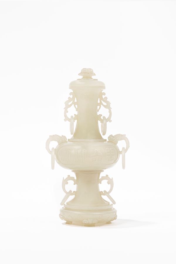 PICCOLO VASO IN GIADA BIANCA