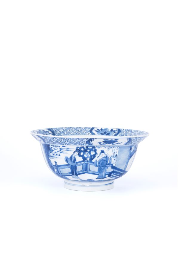 A BLUE AND WHITE 'KLAPMUTS' BOWL