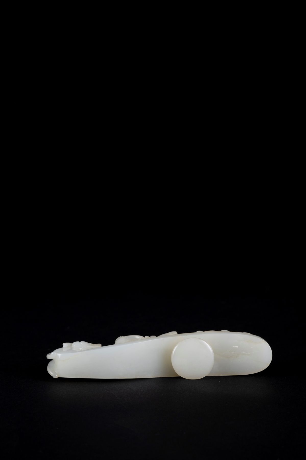 GRANDE GANCIO DA CINTURA IN GIADA BIANCA