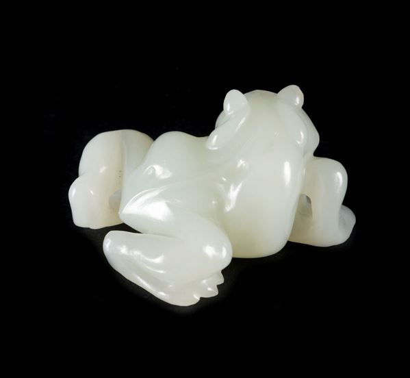  UN ROSPO SCOLPITO IN GIADA BIANCA  (Cina, dinastia Qing, XVIII secolo)  - Asta Fine Asian Art - Marcopolo srl - Marcopolo Asian Art Auction Milano