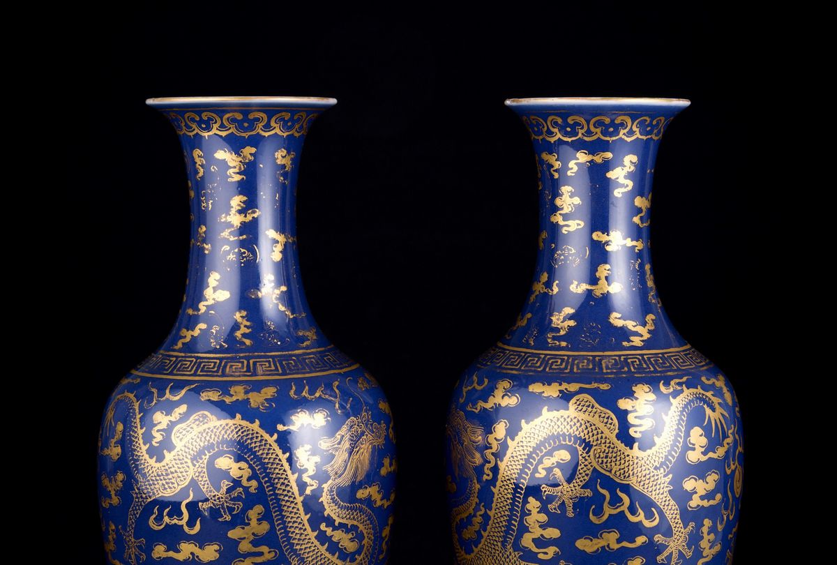 COPPIA DI VASI BLU E ORO IN PORCELLANA