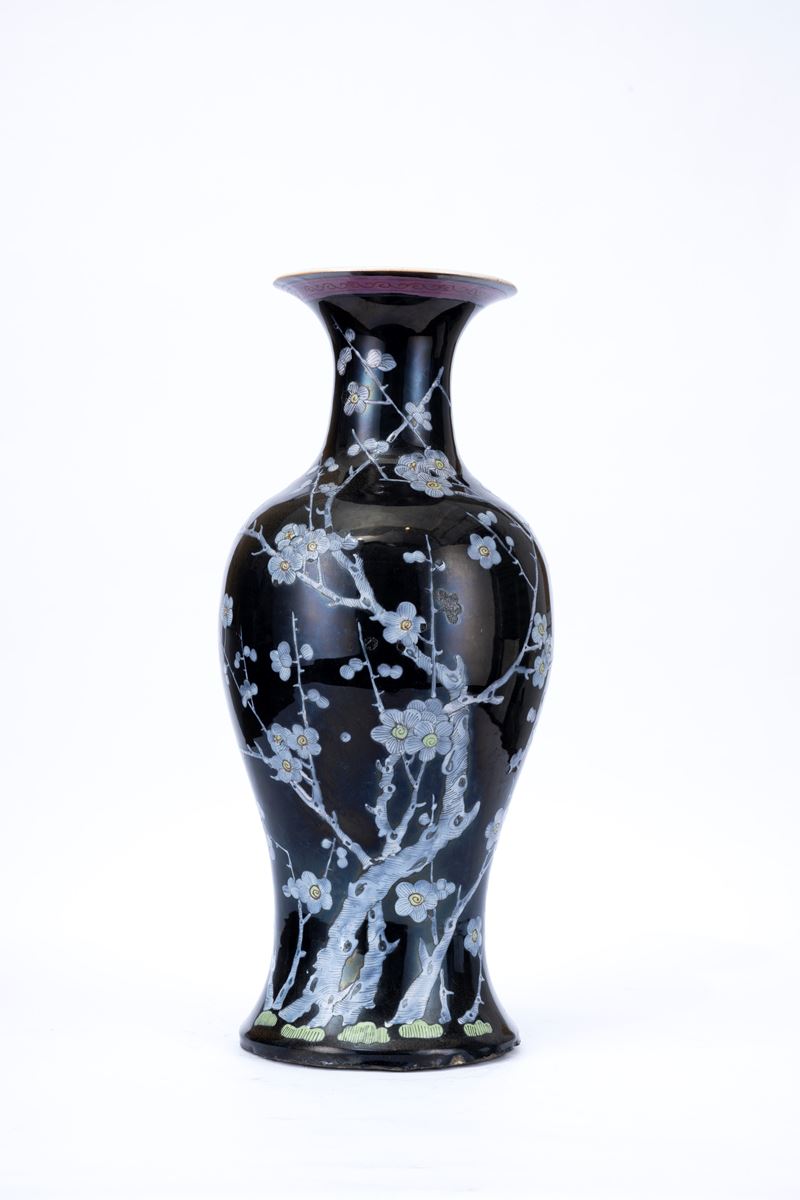 Vaso in Porcellana Famiglia Nera