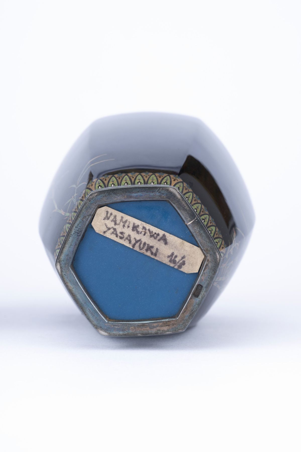 Coppia di Vasi in Argento e Cloisonné