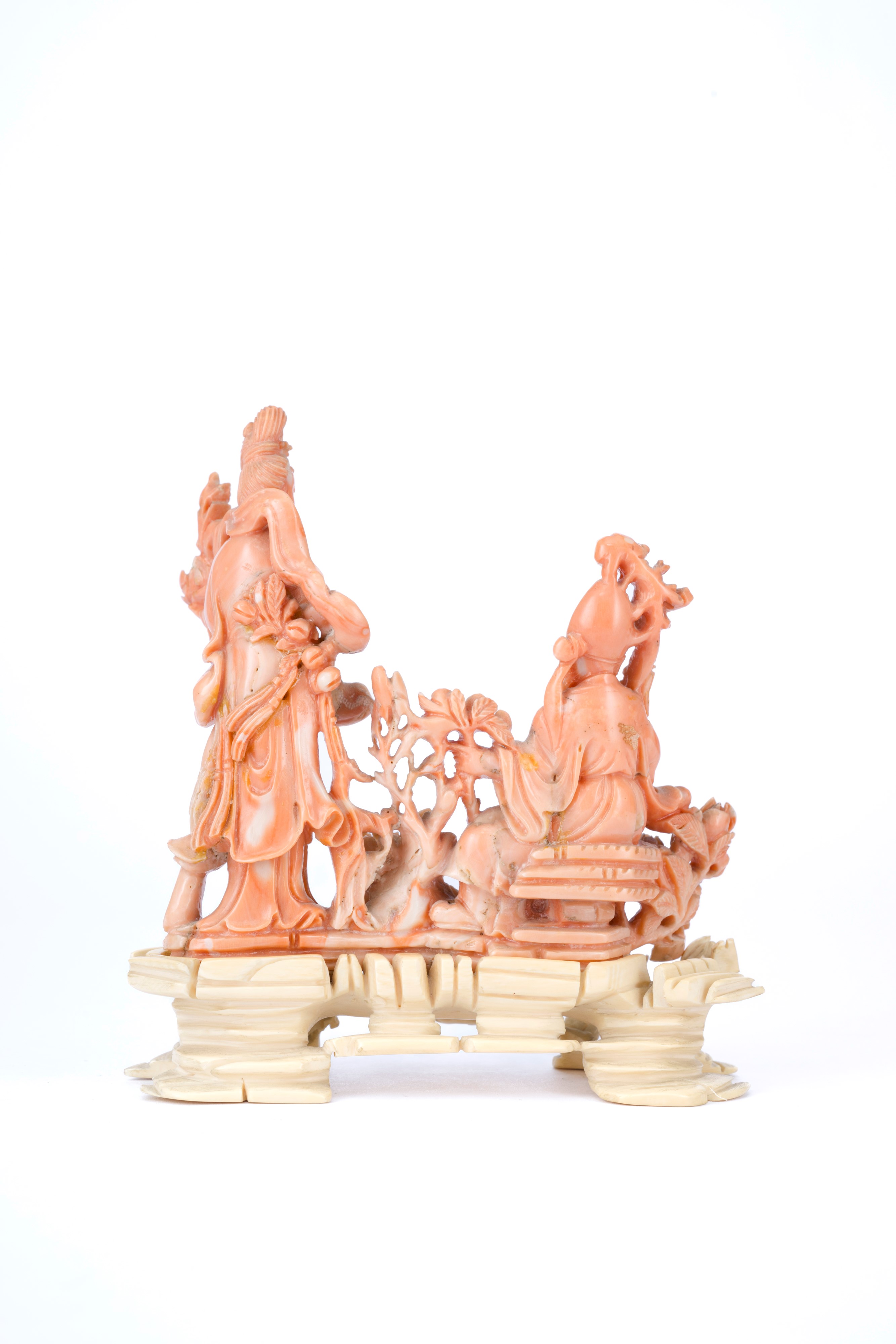 ☼FIGURE IN CORALLO