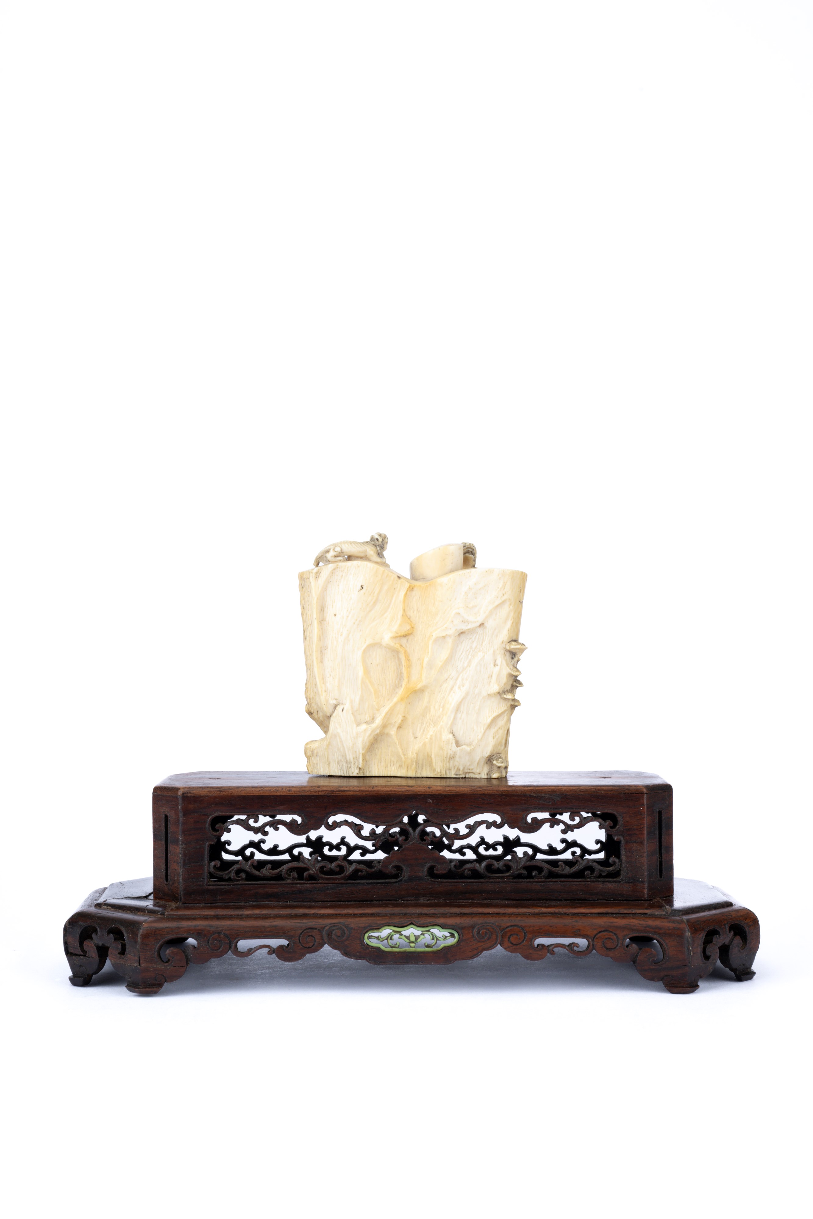 ☼intaglio