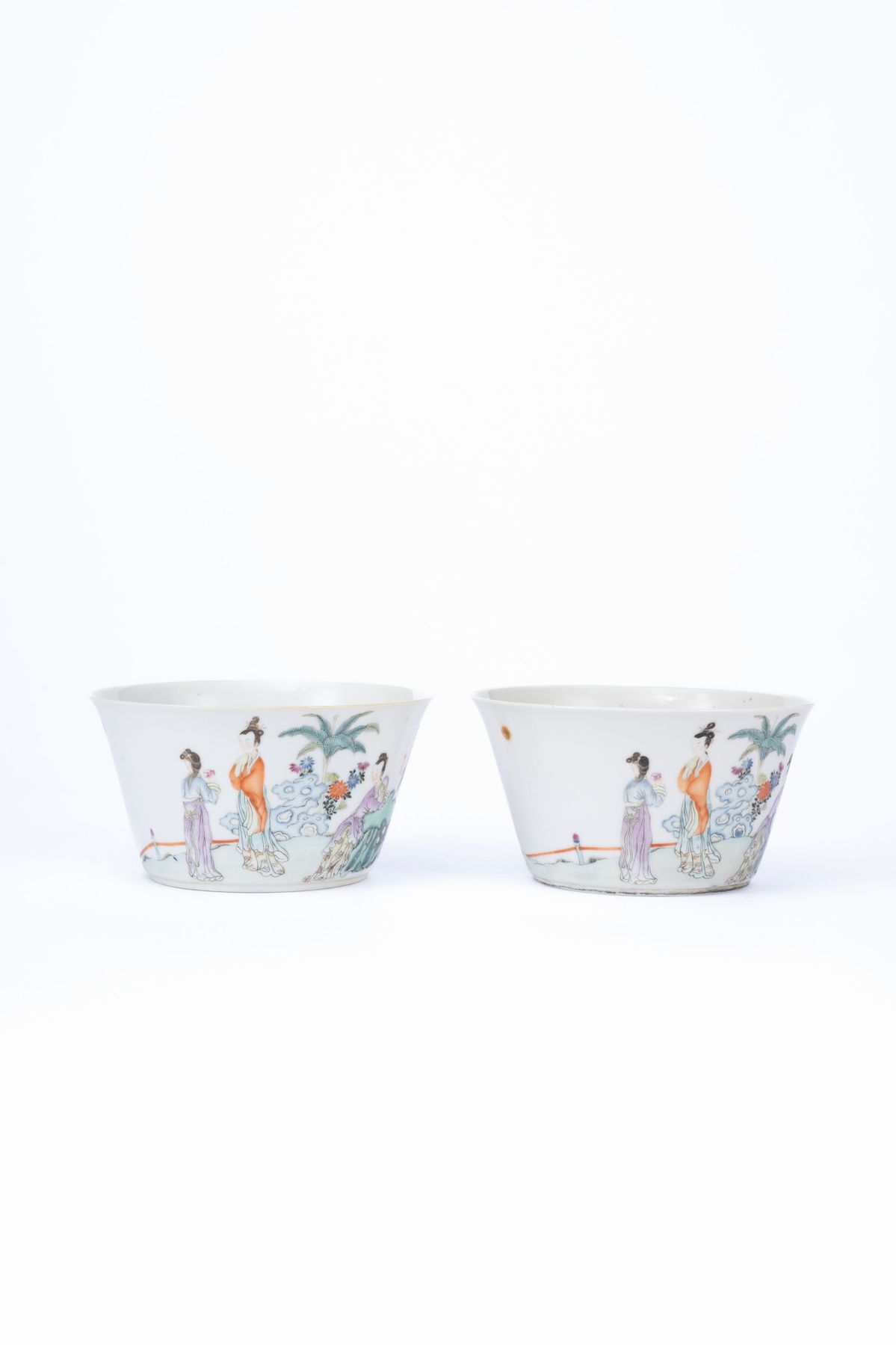 COPPIA DI COPPE IN PORCELLANA FAMIGLIA ROSA