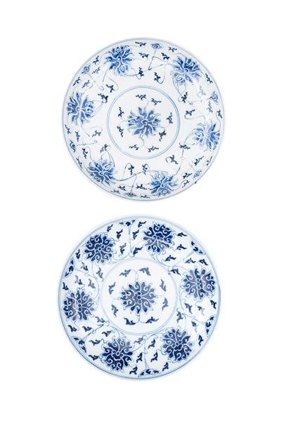 Coppia di Piatti in Porcellana Bianca e Blu