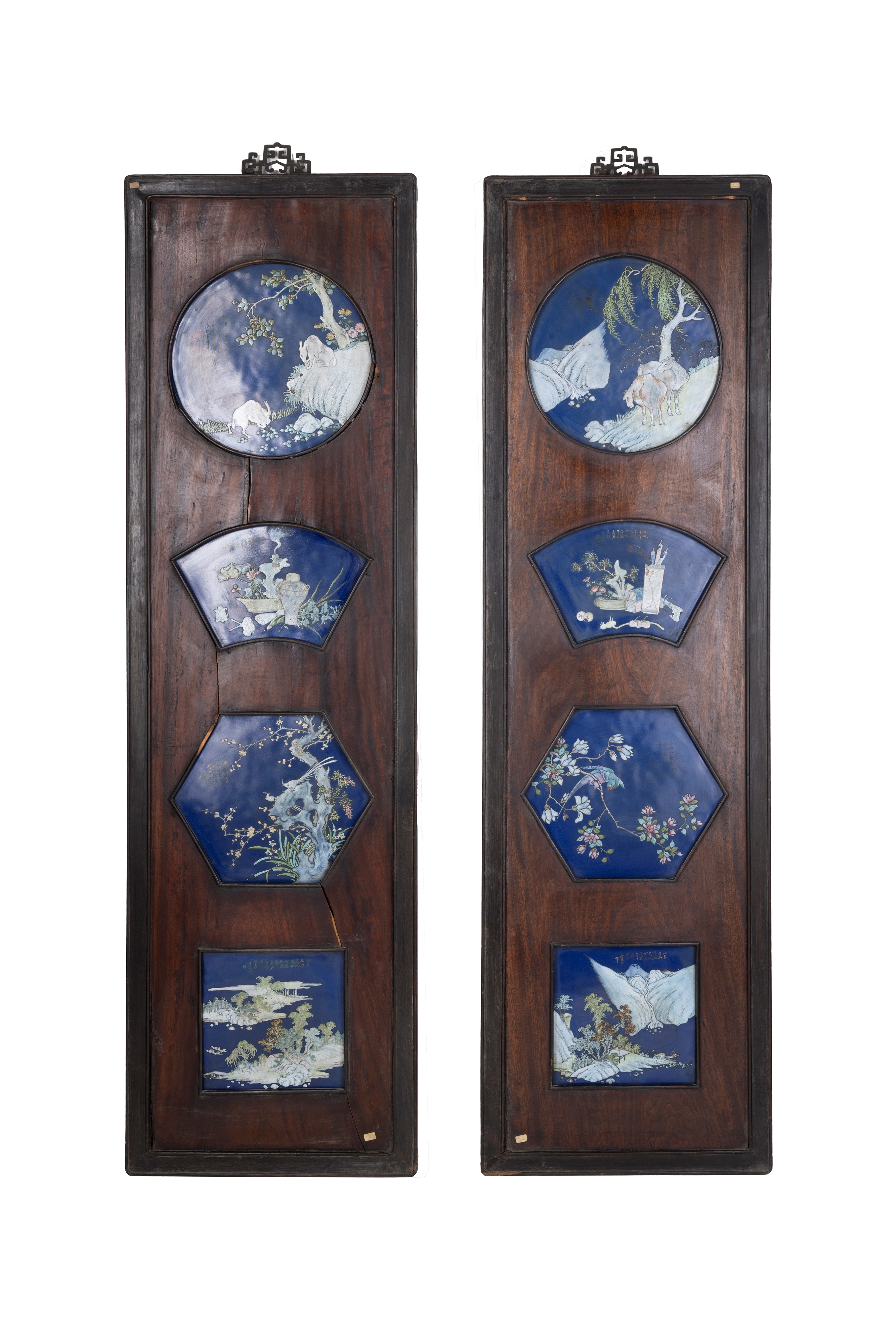 ESTREMAMENTE RARA COPPIA DI PANNELLI IN LEGNO E PORCELLANA QIANJIANG FIRMATA DA WANG JUNSHUN