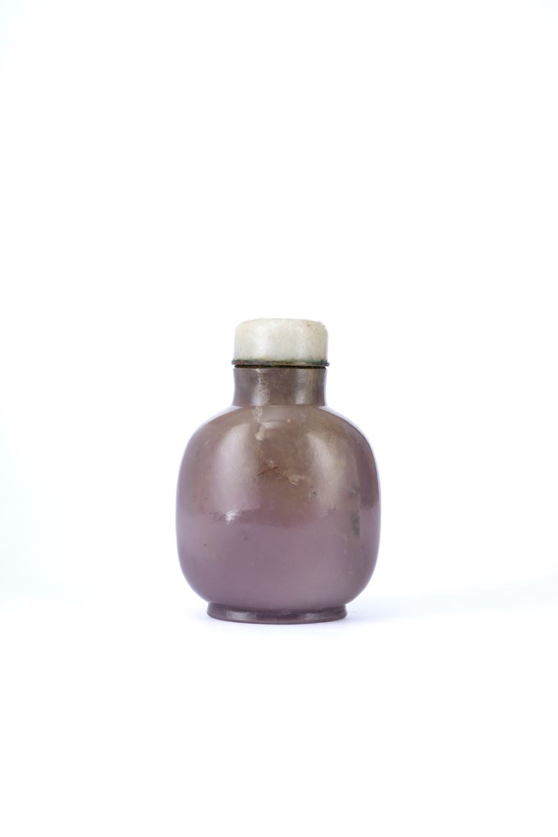 AN AGATE SNUFF BOTTLE