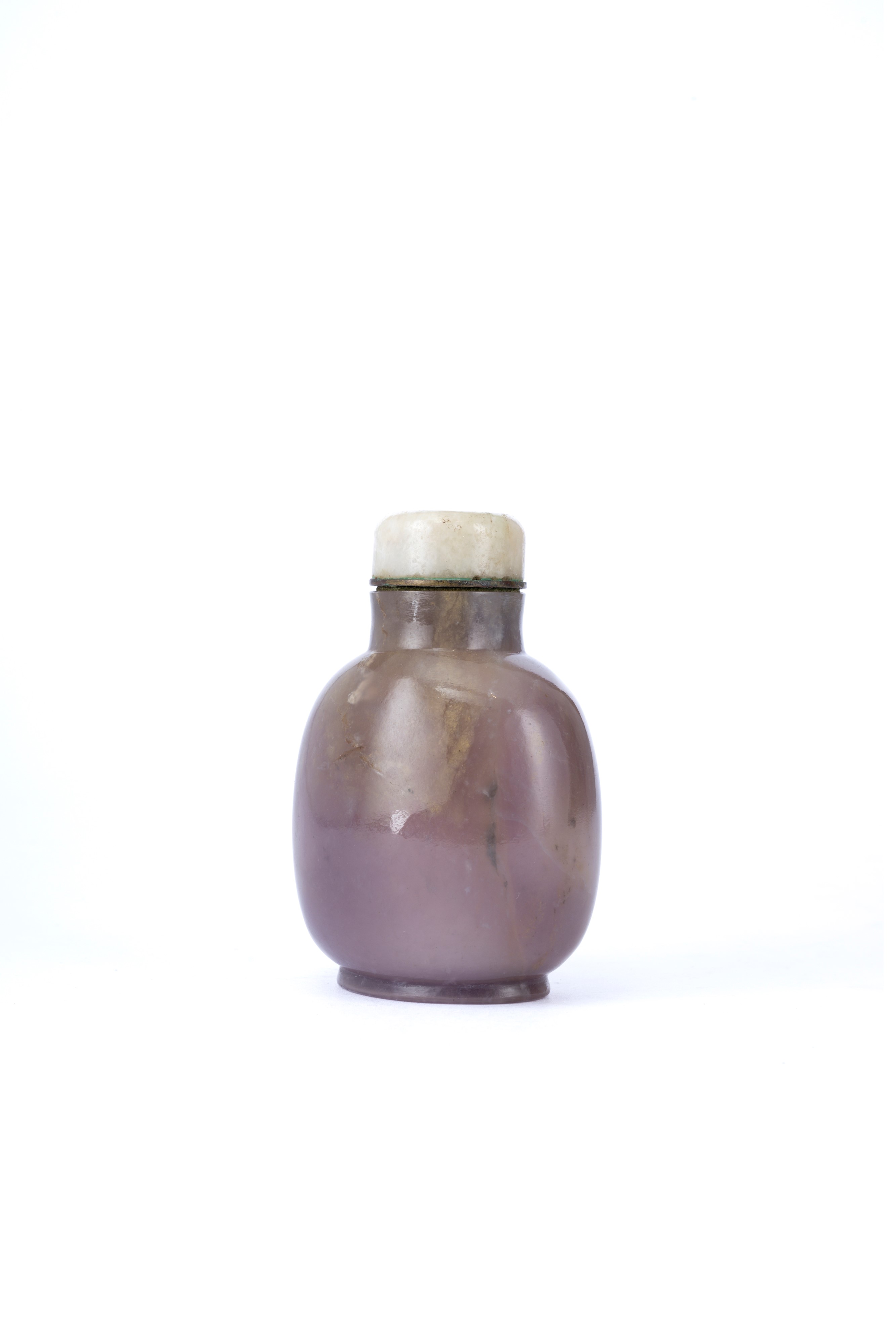 AN AGATE SNUFF BOTTLE
