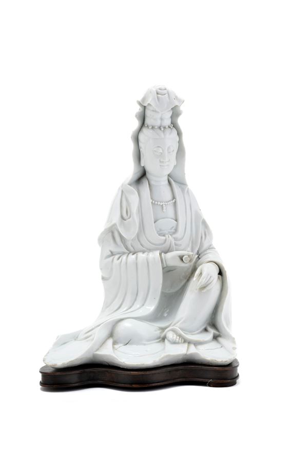 GUANYIN IN PORCELLANA DEHUA