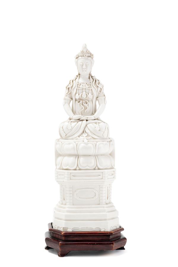 GUANYIN IN PORCELLANA BLANC DE CHINE