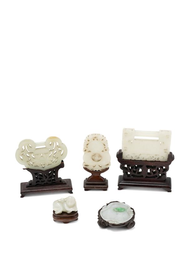 FIVE JADE AND JADEITE CARVINGS