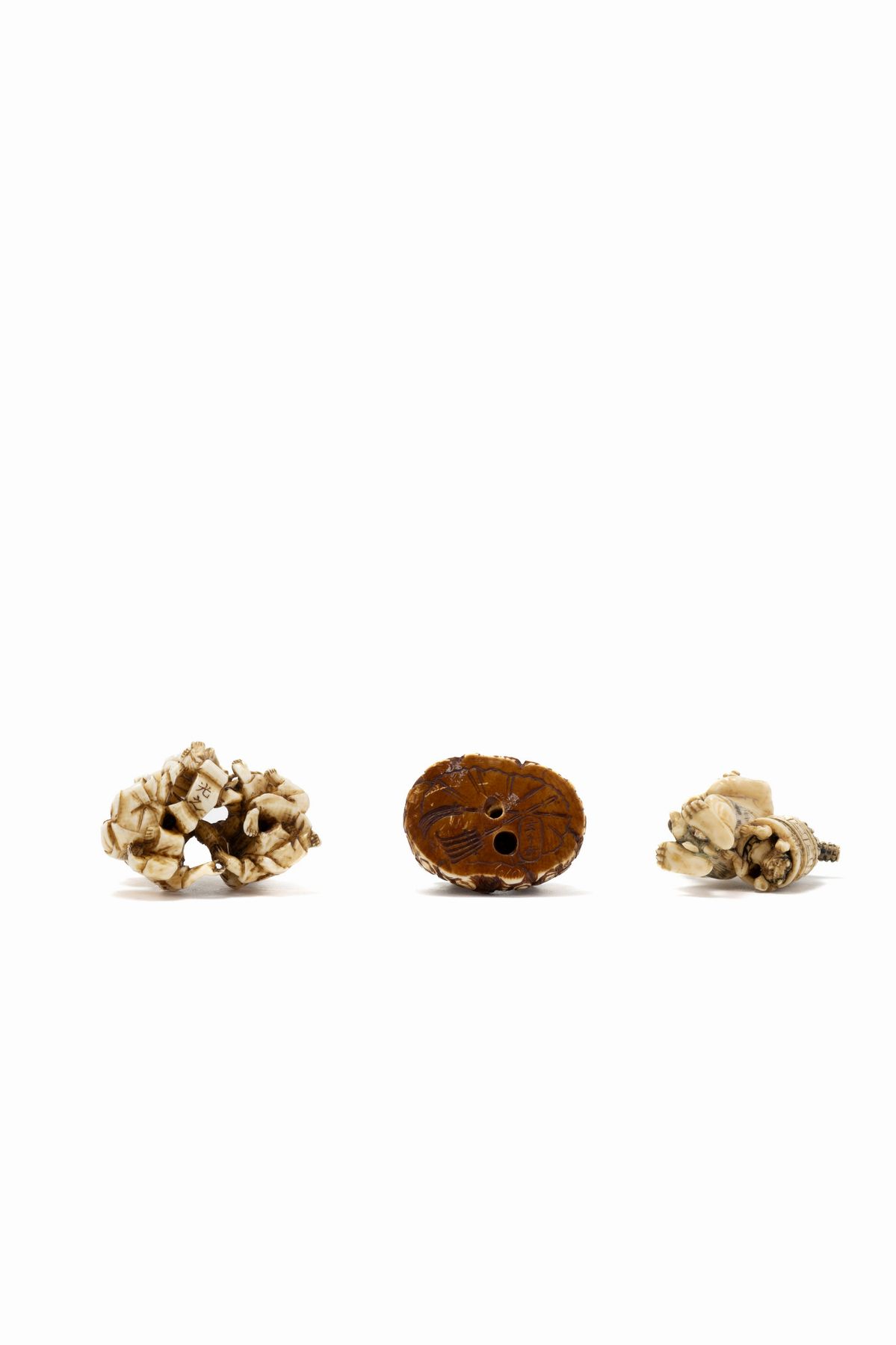 ☼tre Netsuke in Avorio