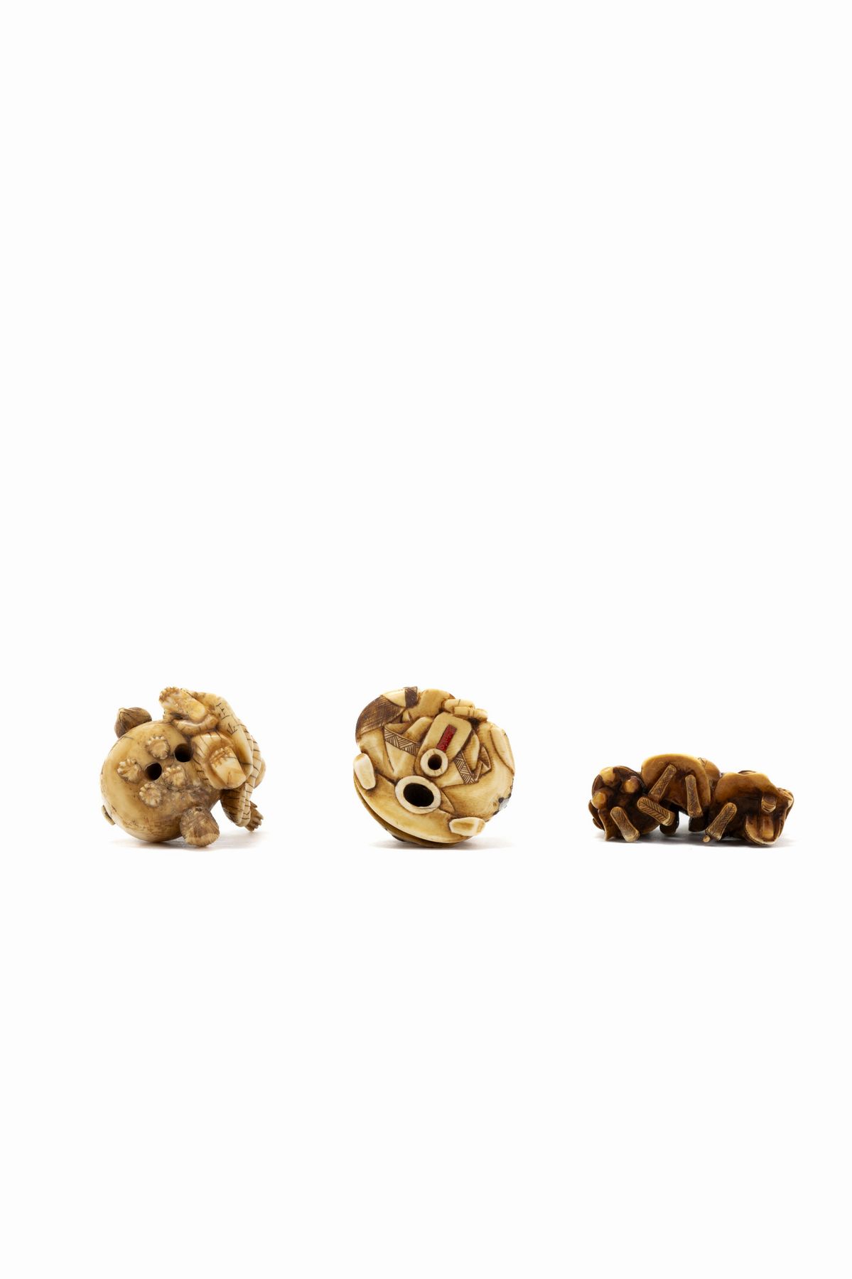 ☼tre Netsuke in Avorio