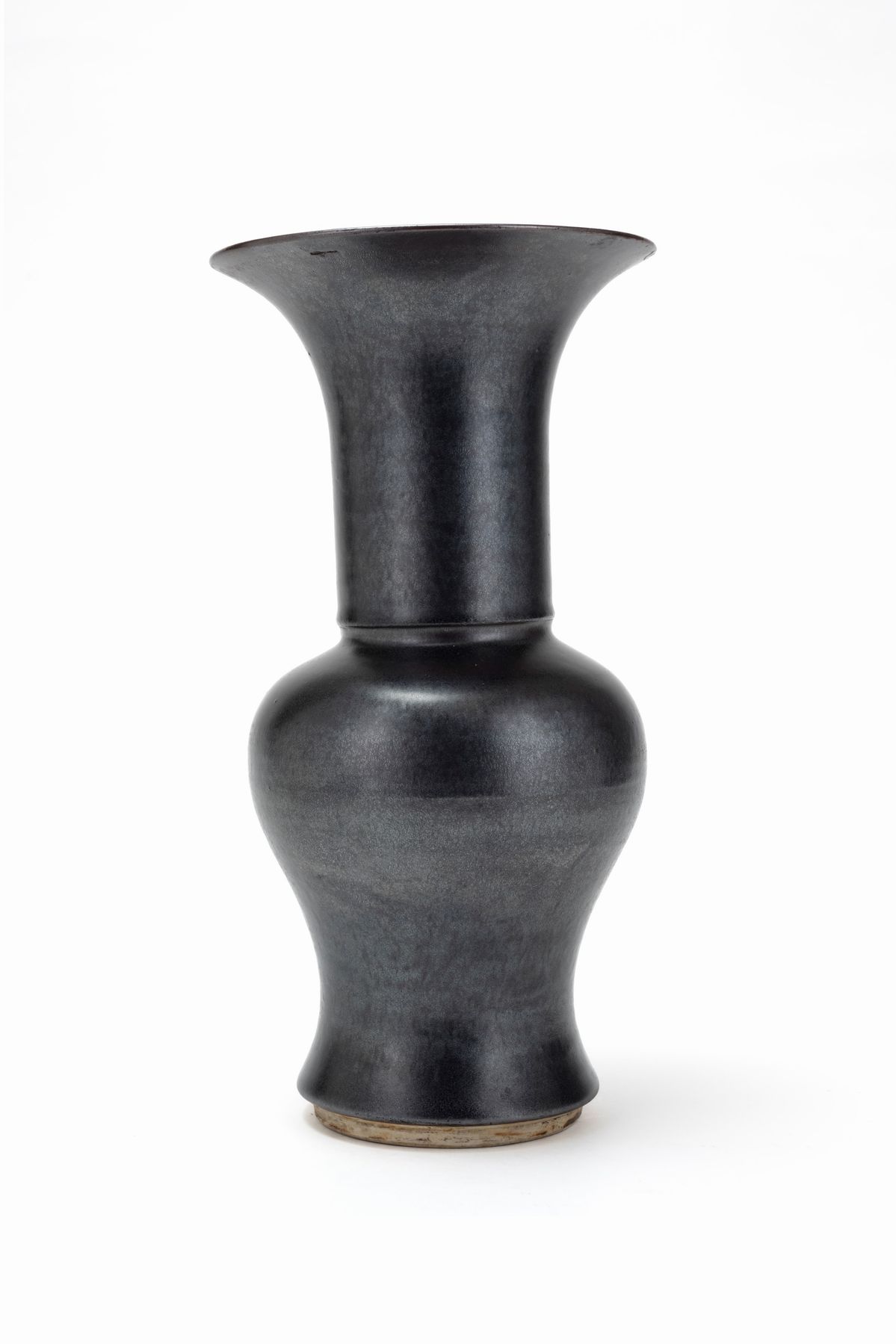 VASO MONOCROMO IN PORCELLANA