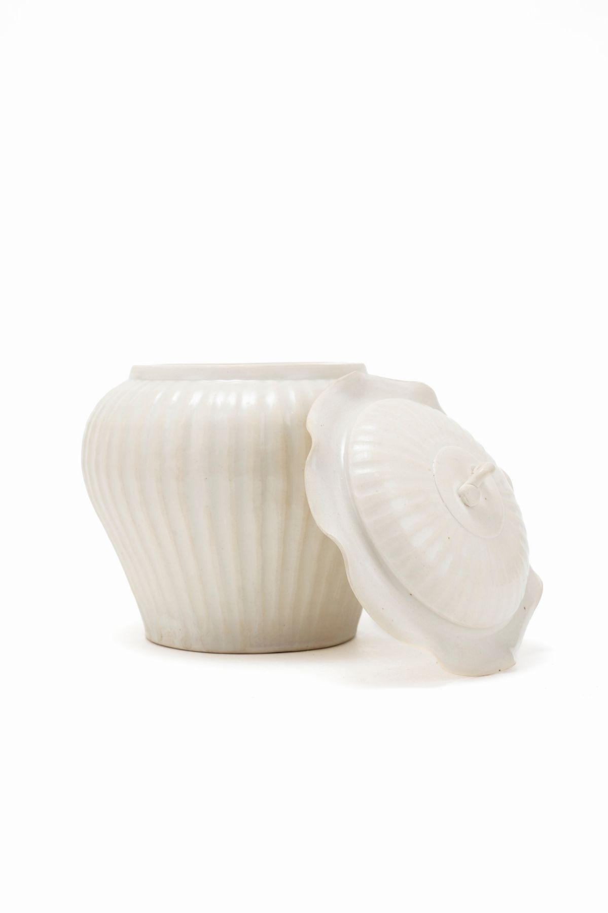 PICCOLA POTICHE IN PORCELLANA BIANCA