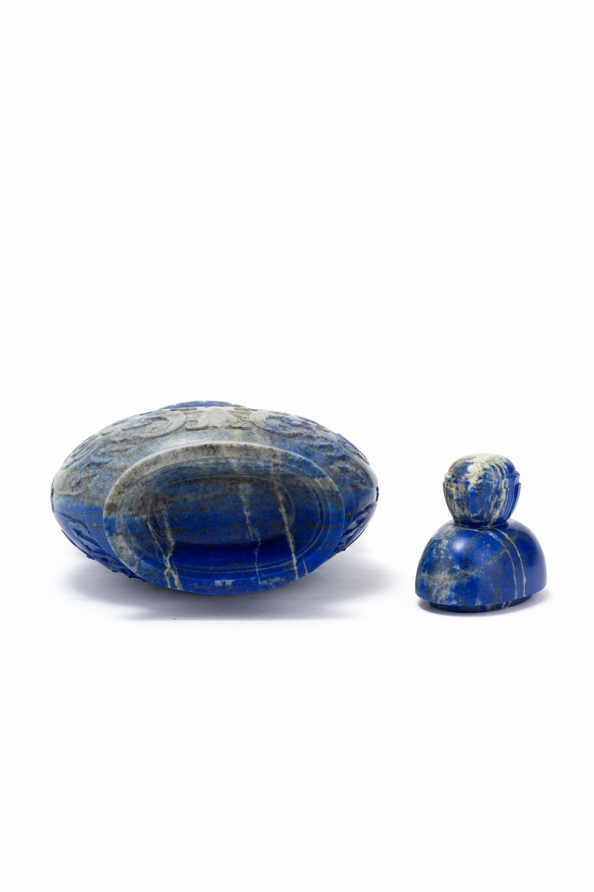 ECCEZIONALE VASO CON COPERCHIO IN LAPISLAZZULI