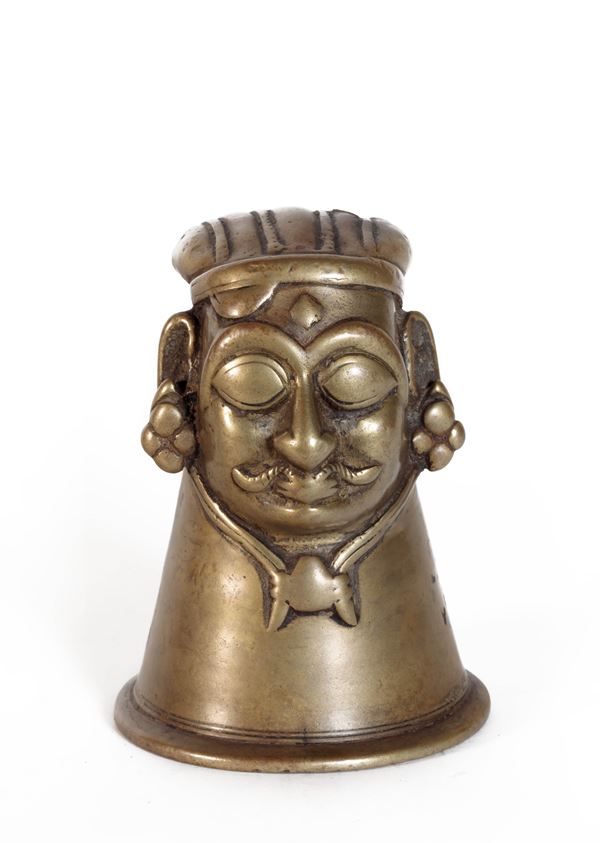 MUKHALINGA IN BRONZO  (India, Maharashtra, XIX secolo)  - Asta Fine Asian Art - Marcopolo srl - Marcopolo Asian Art Auction Milano