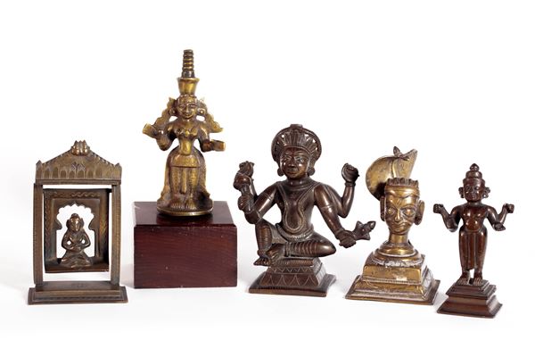 CINQUE FIGURE IN BRONZO  (India, XIX secolo)  - Asta Fine Asian Art - Marcopolo srl - Marcopolo Asian Art Auction Milano