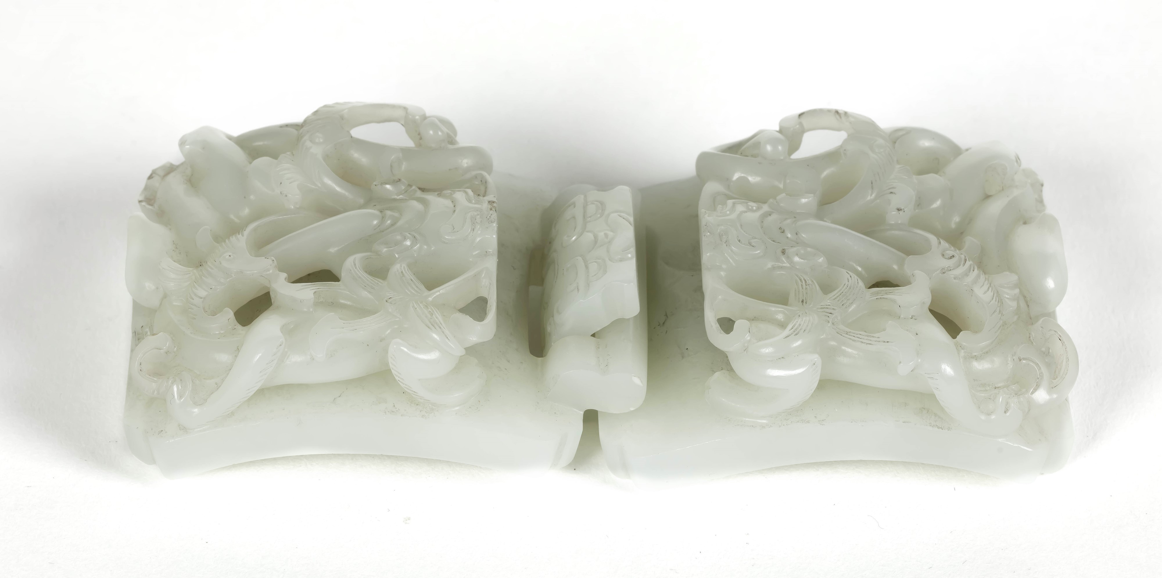 GRANDE GANCIO E FIBBIA DA CINTURA IN GIADA