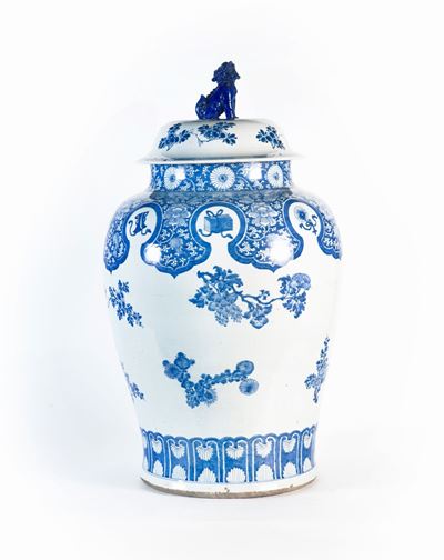 Grande Vaso con Coperchio in Porcellana Bianca e Blu