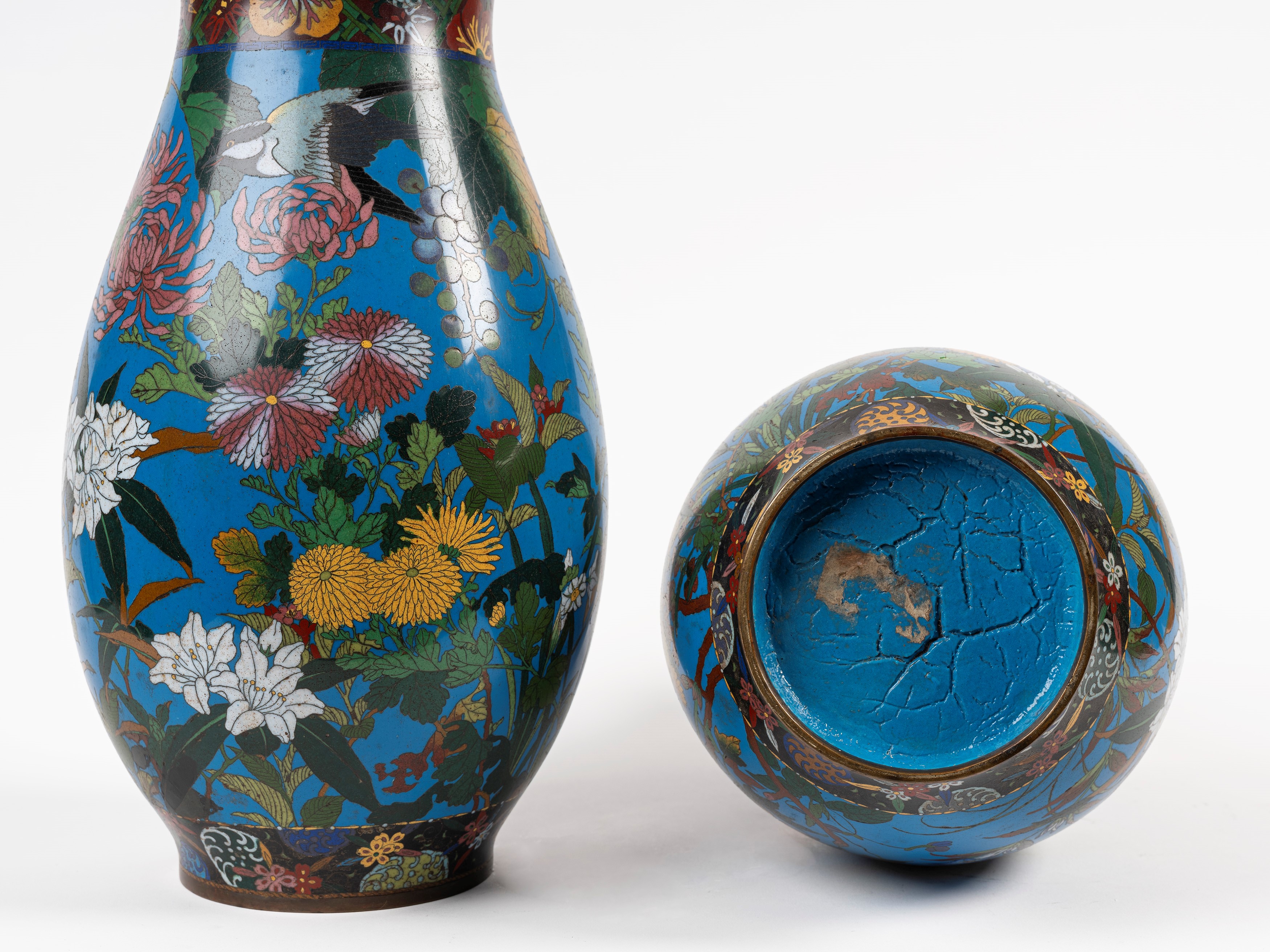 Coppia di Vasi in Cloisonné