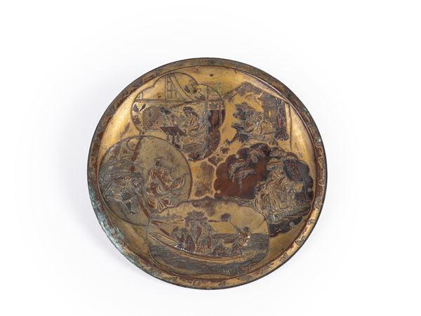 A GILT-BRONZE DISH