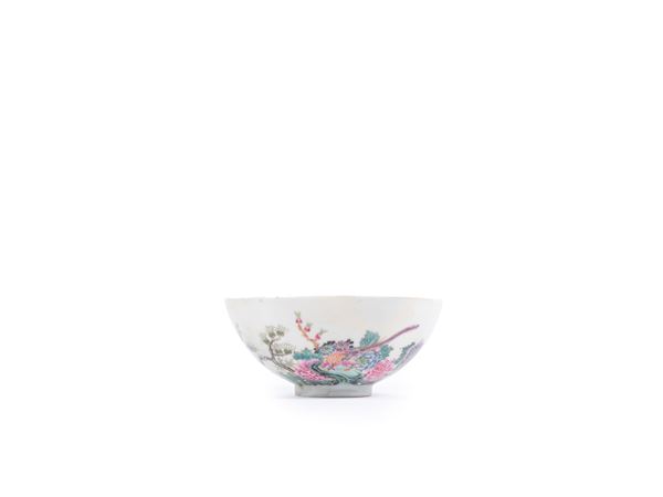 A FAMILLE ROSE PORCELAIN BOWL