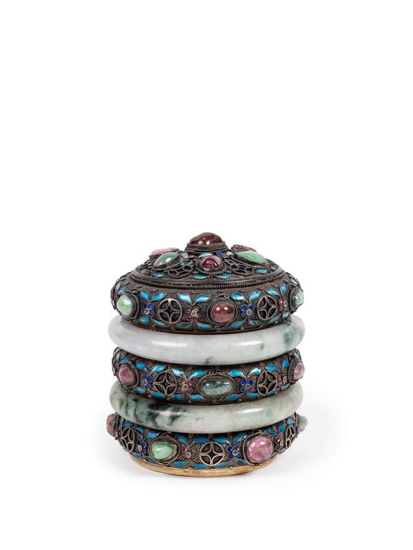 A SILVER JADE AND HARDSTONE BOX