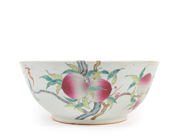 A LARGE FAMILLE ROSE 'NINE PEACHES' PORCELAIN BOWL