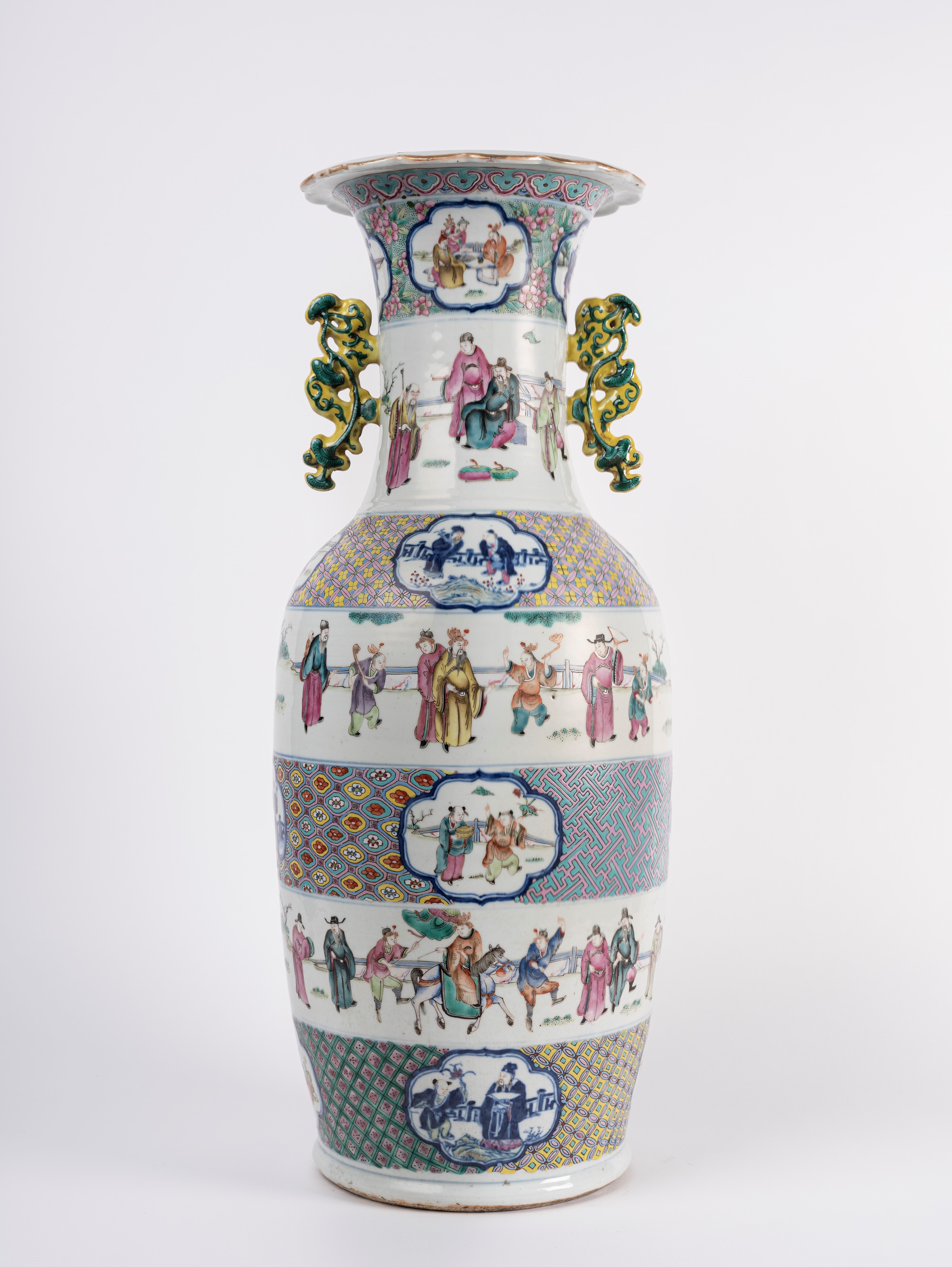 GRANDE VASO IN PORCELLANA FAMIGLIA ROSA