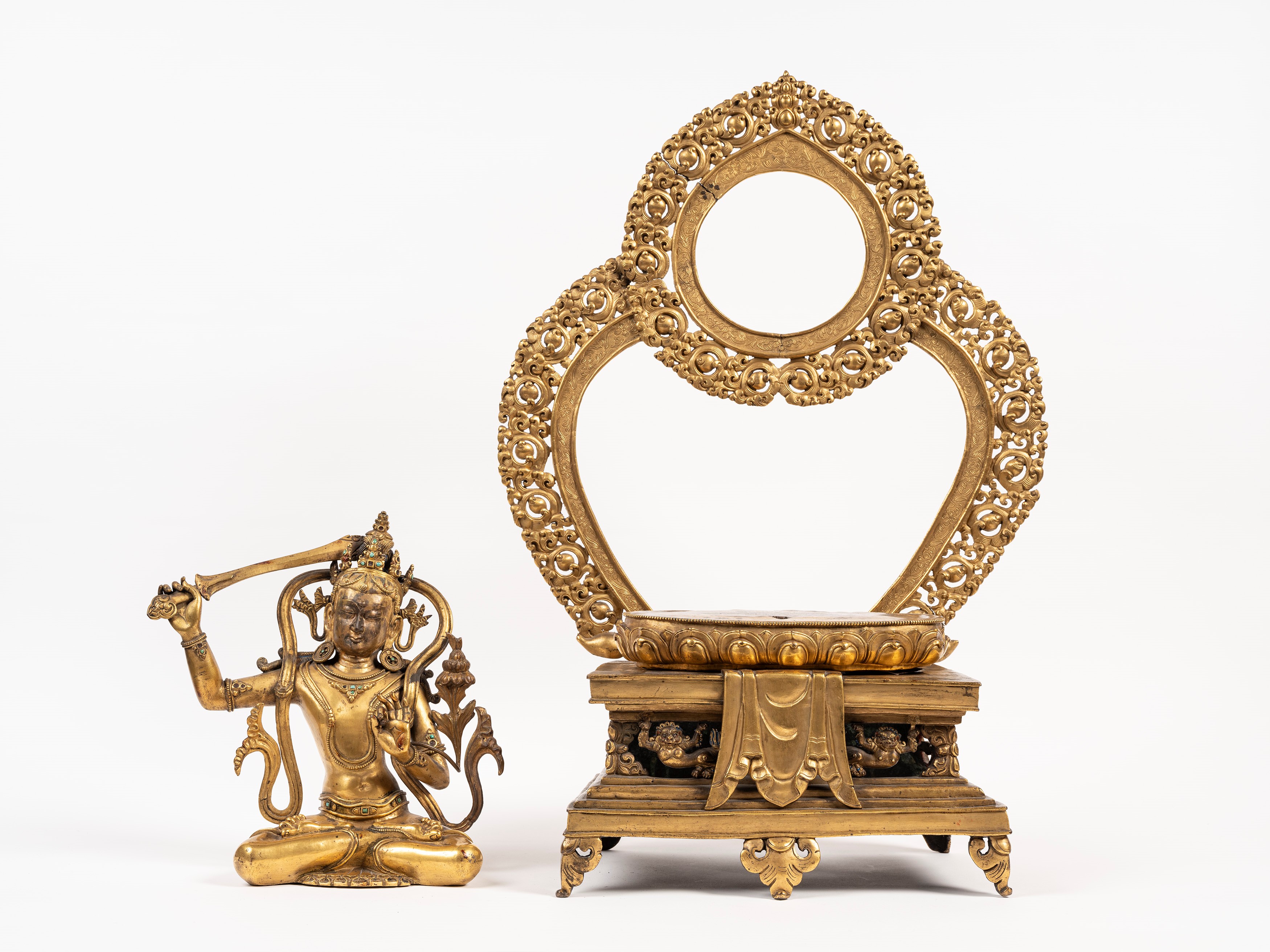 IMPORTANTE E GRANDE FIGURA IN BRONZO DORATO