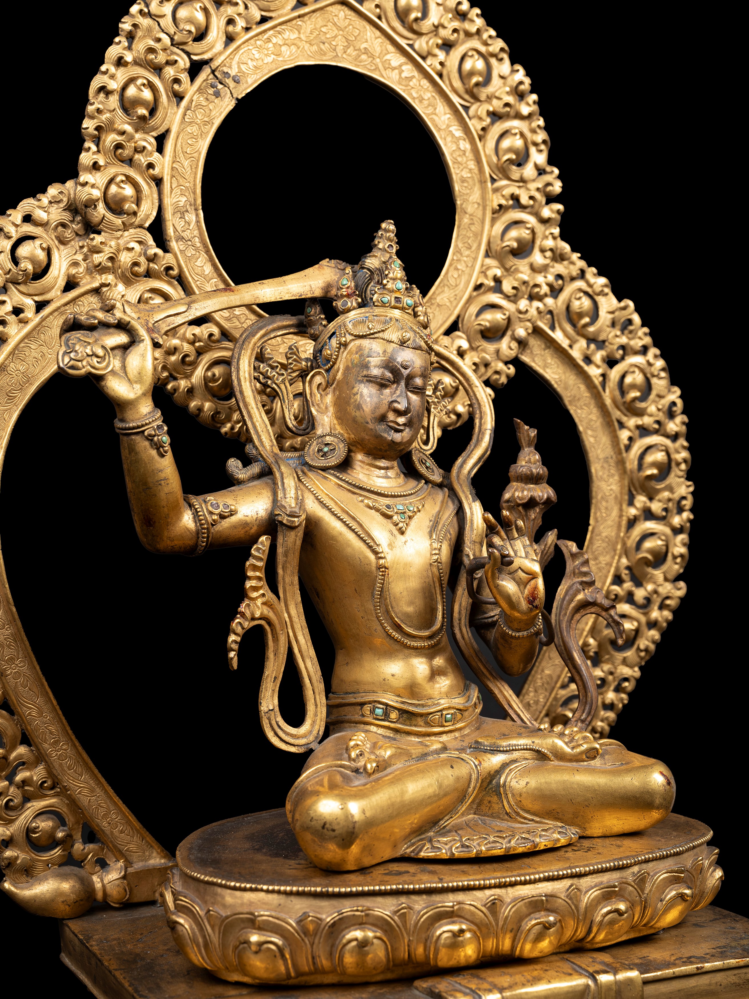 IMPORTANTE E GRANDE FIGURA IN BRONZO DORATO